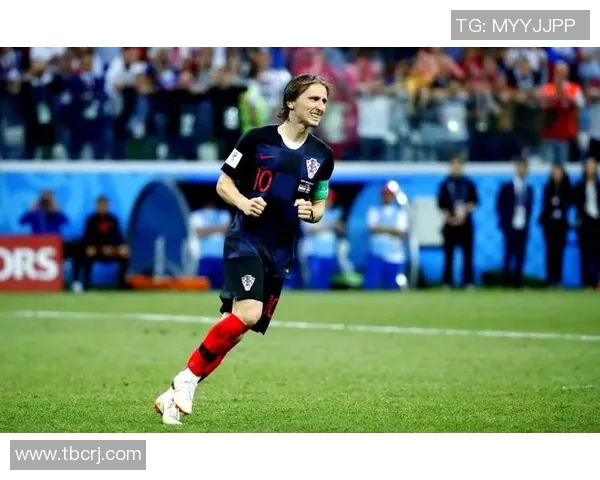 辫子头足球明星的传奇之路与场上风采的完美结合